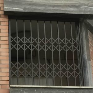 حفاظ پنجره متحرک ریلی 1 حفاظ پنجره متحرک ریلی مدل آکاردئونی در کرمان