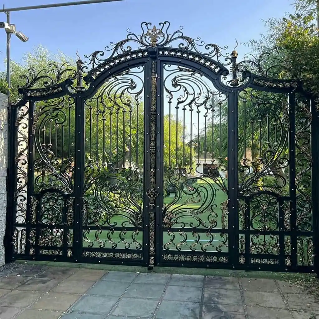 درب فلزی ویلایی کلاسیک در کرمان