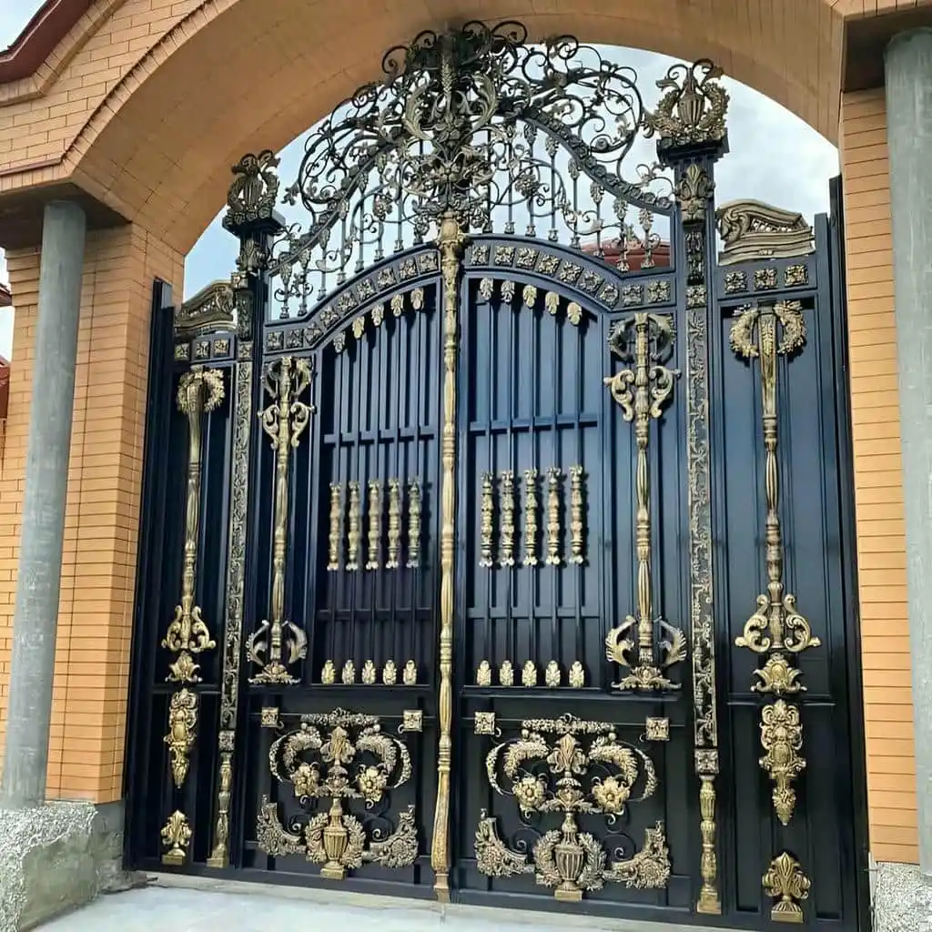 درب فرفورژه کلاسیک در کرمان