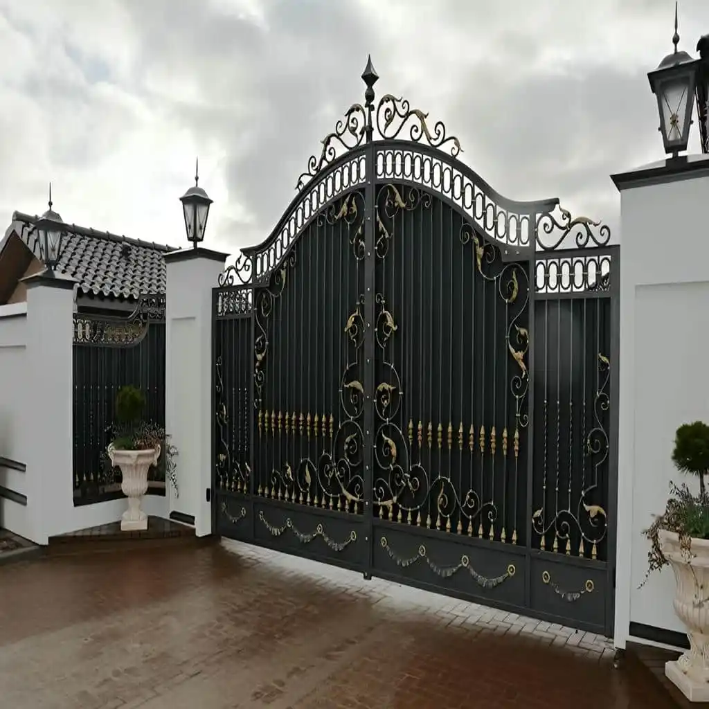 درب فرفورژه مدرن در کرمان درب فرفورژه مدرن در کرمان