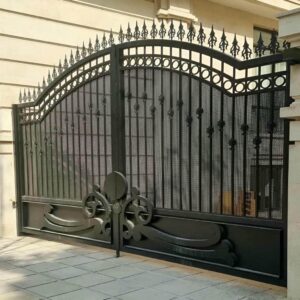 درب فلزی ورود به ویلا در کرمان