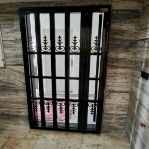 انواع حفاظ درب آپارتمان در کرمان: لولایی و کشویی