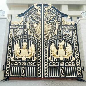 درب فرفورژه پارکینگ ساختمان‌های جدید در کرمان