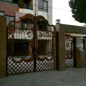 درب حیاط آهنی مدرن در کرمان
