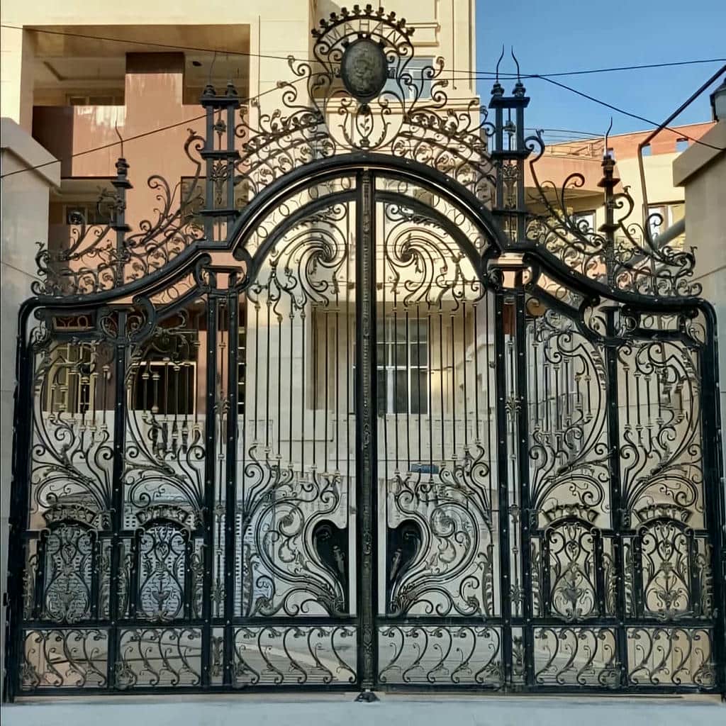 نصب درب حیاط ویلایی ابعاد نفررو در کرمان