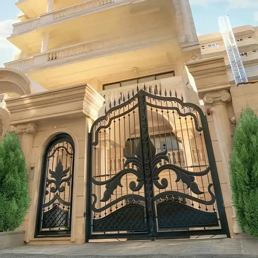 خرید درب فلزی چناران با متریال CNC در کرمان