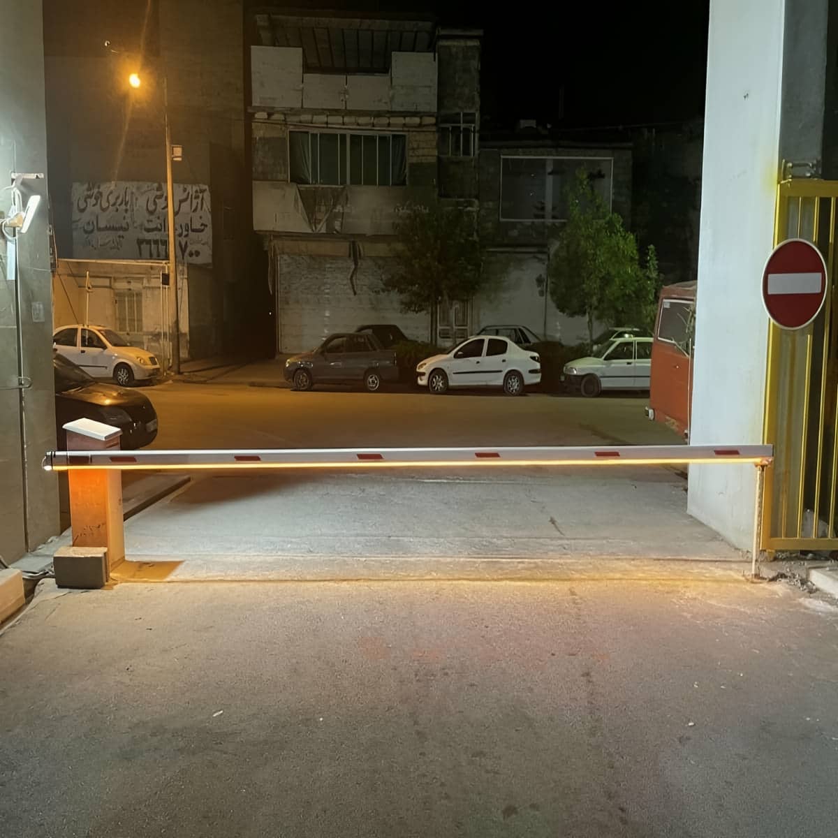 نصب راهبند پارکینگ در کرمان با موتور الکتریکی قدرتمند