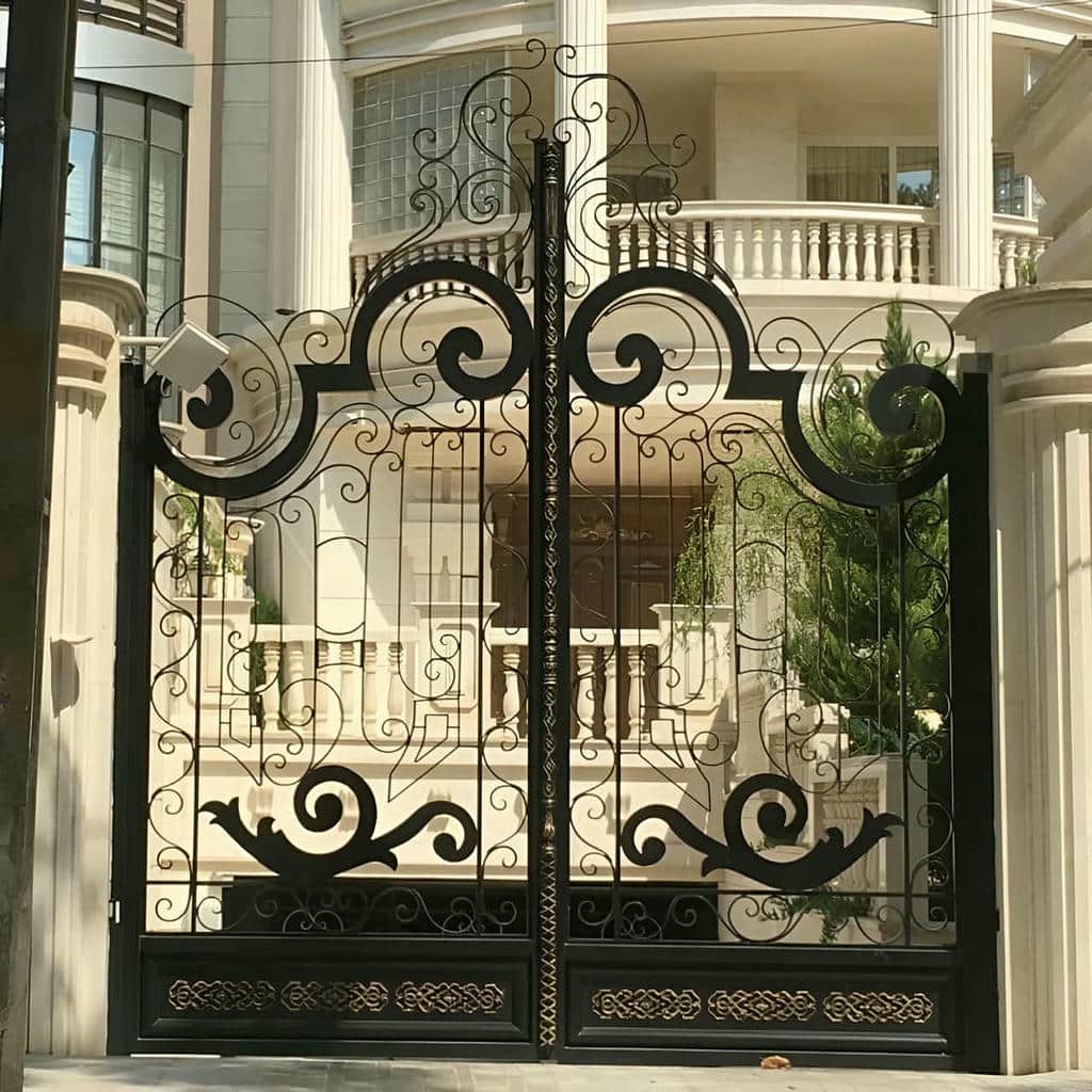 نصب درب پارکینگ سنگین شاسی دوبل با کنترل تراز قاب در کرمان
