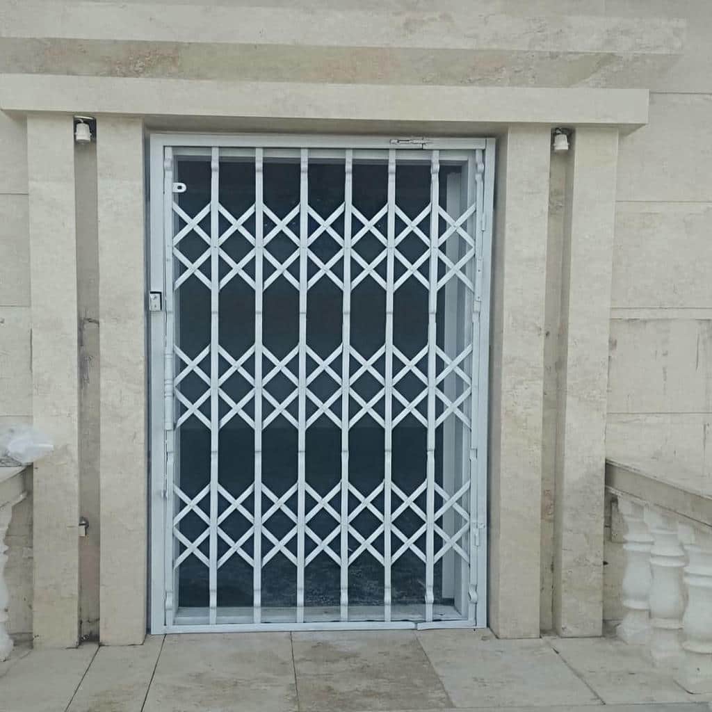 نصب حفاظ آکاردئونی دو جداره با ریل روان در کرمان