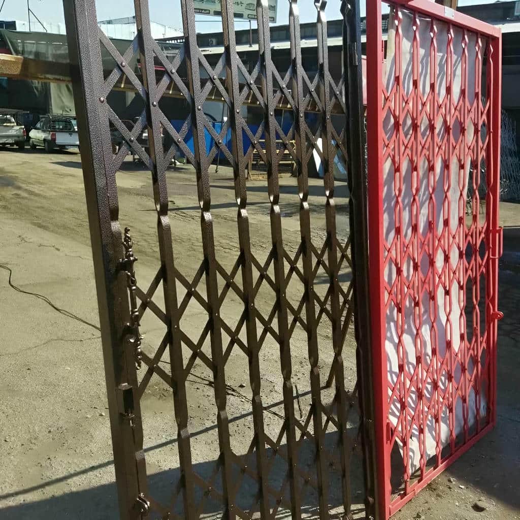 سفارش درب آکاردئونی قفل مخفی با اندازه‌گیری دقیق در کرمان