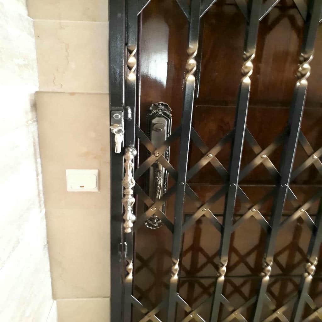 خدمات حفاظ پشت درب آپارتمان ریلی با بررسی محل در کرمان