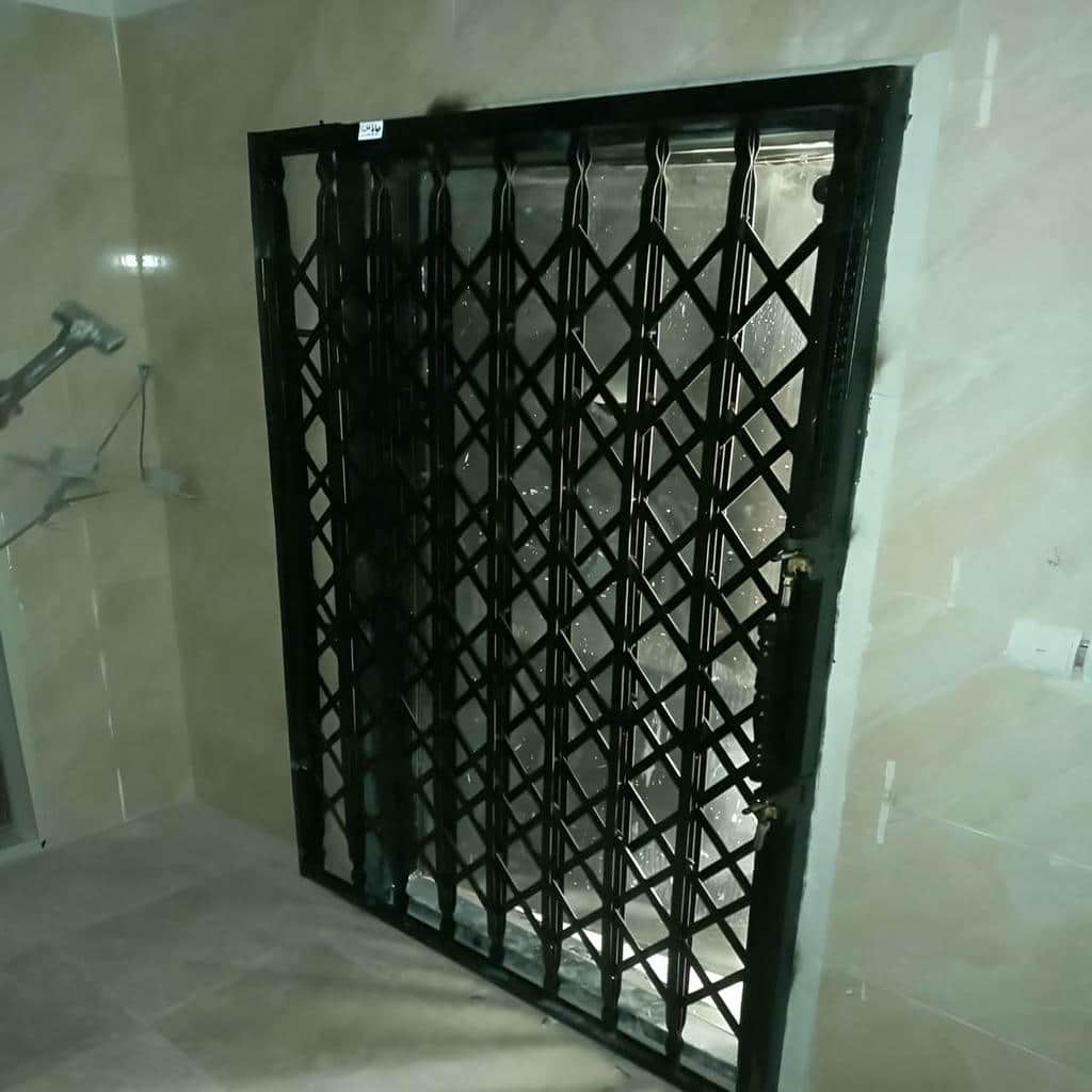خرید درب آکاردئونی برای واحد اداری با مشاوره در کرمان