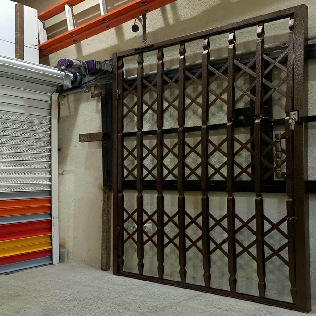 خدمات نصب درب آکاردئونی ضد سرقت آپارتمان در کرمان