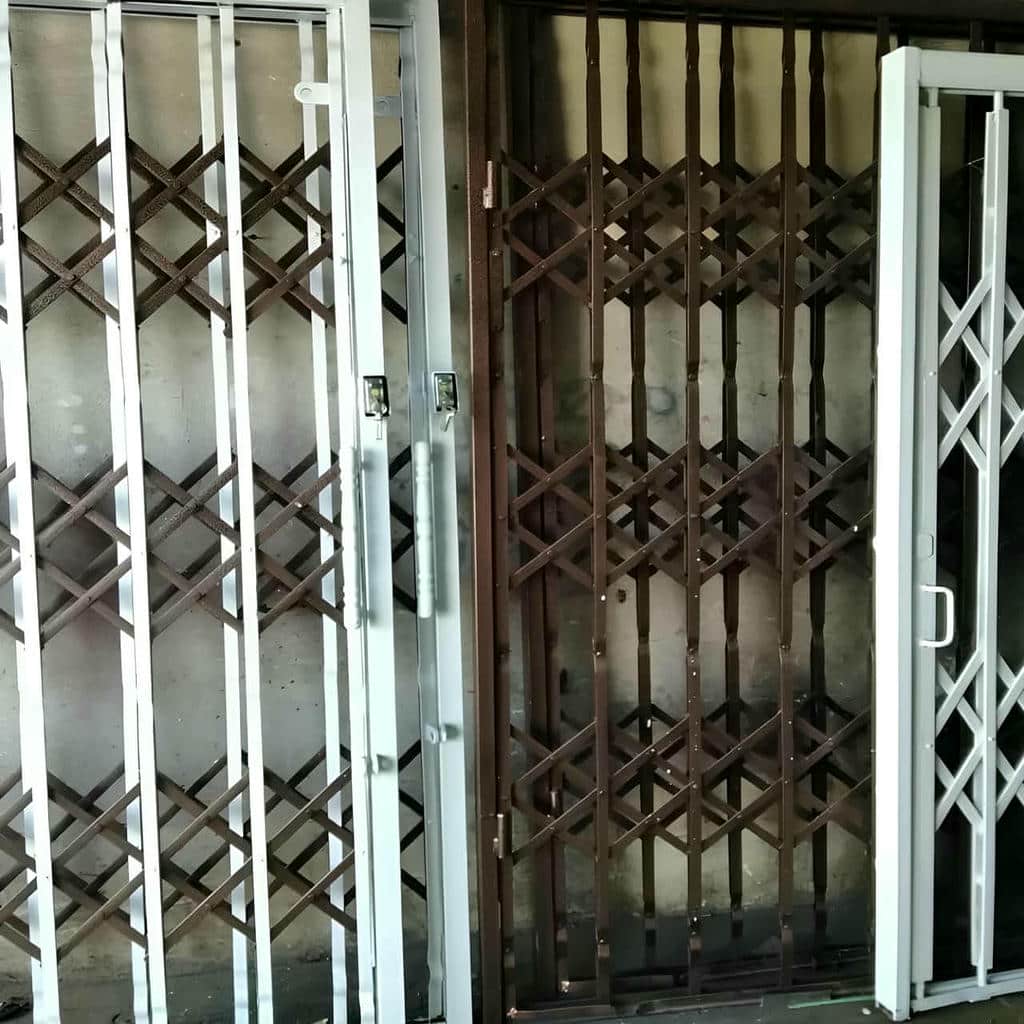 سفارش درب حفاظ فلزی ورودی واحد متناسب با چهارچوب در کرمان