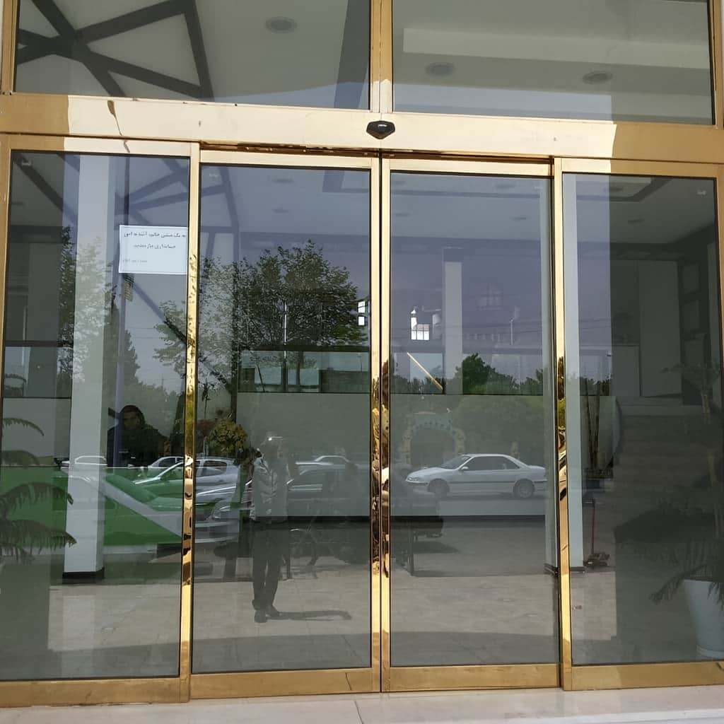 قیمت درب اتوماتیک شیشه ای فریم لس بر اساس سفارش در کرمان