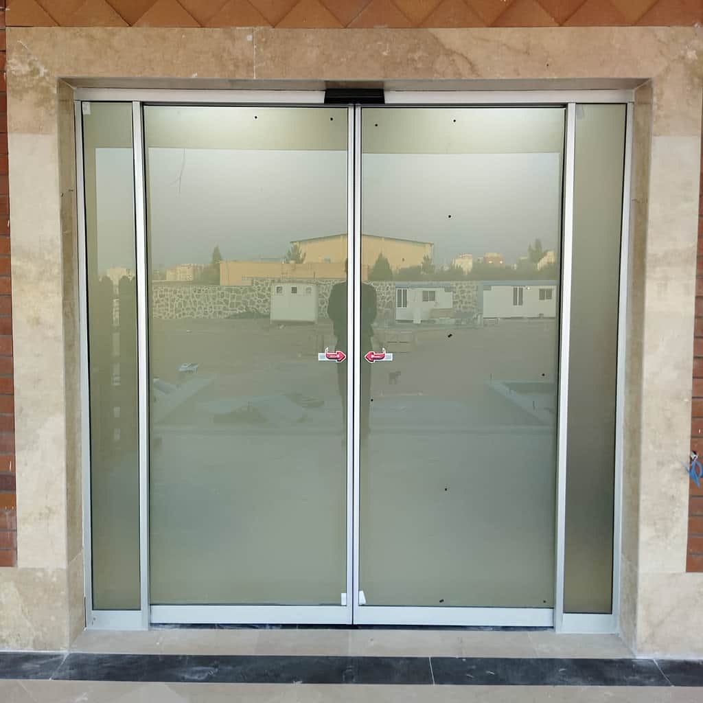 سفارش درب اتوماتیک شیشه ای تلسکوپی شفاف در کرمان