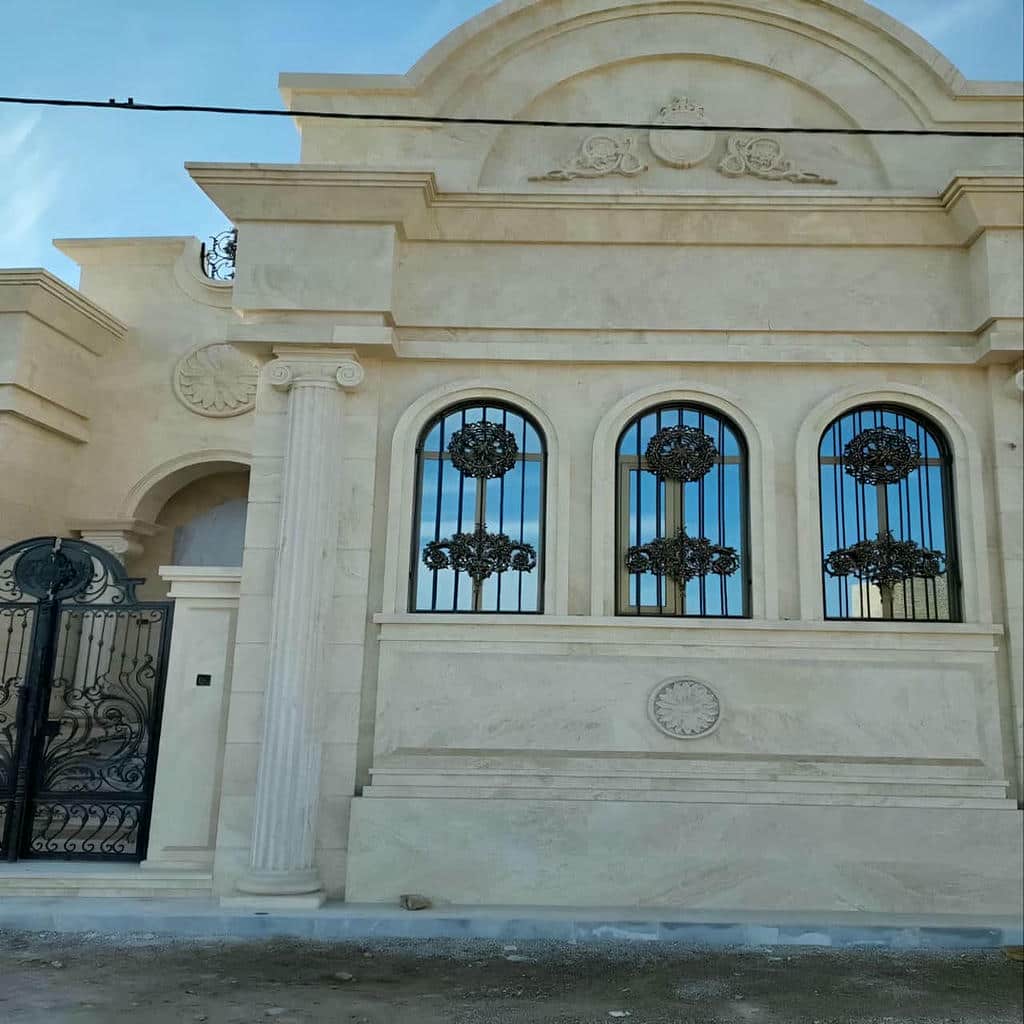 فروش حفاظ پنجره رنگی کوره‌ای هندسی برای نمای مدرن در کرمان