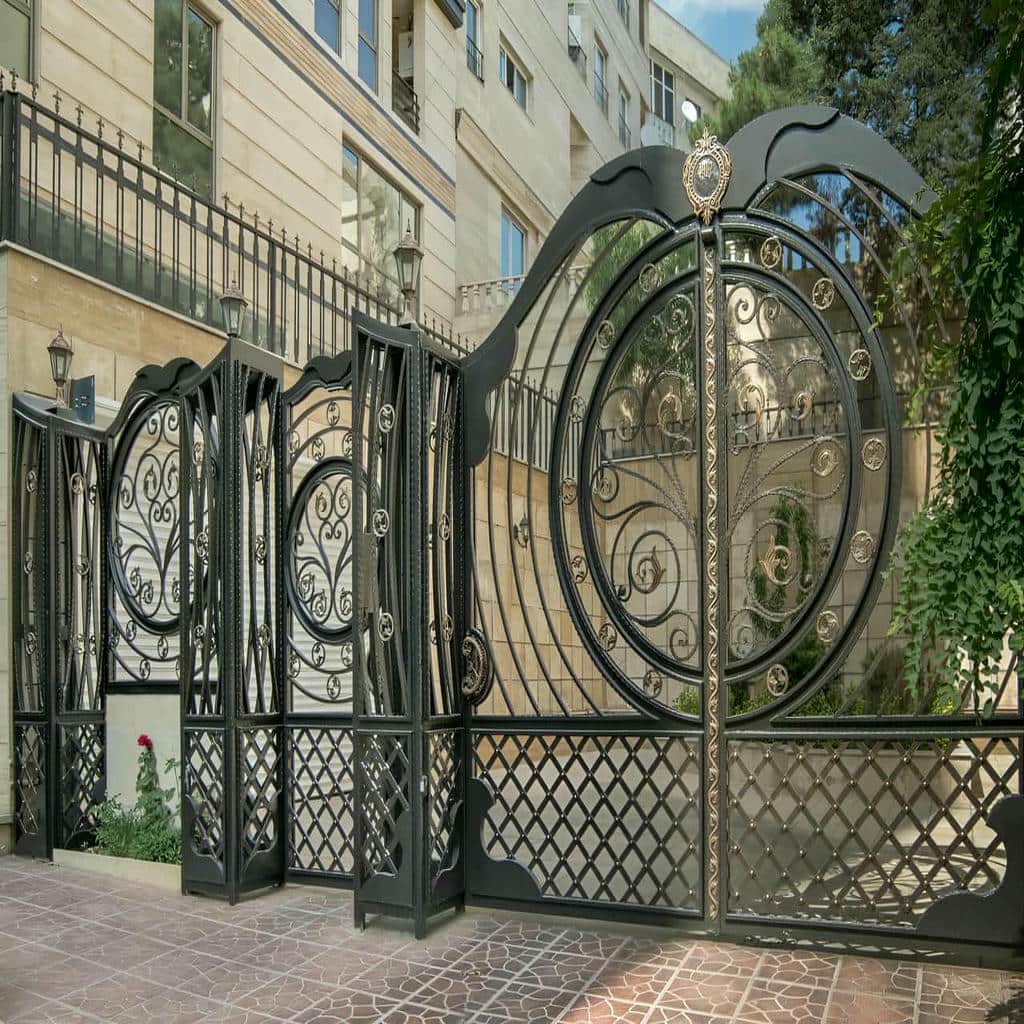 سفارش درب پارکینگ CNC پنل فلزی متناسب با ابعاد دهانه در کرمان