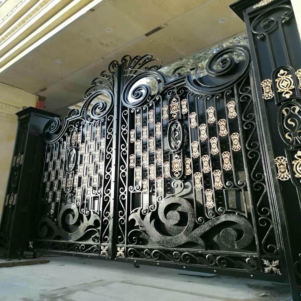 سفارش درب فلزی ریلی باغ متناسب با مسیر حرکت در کرمان