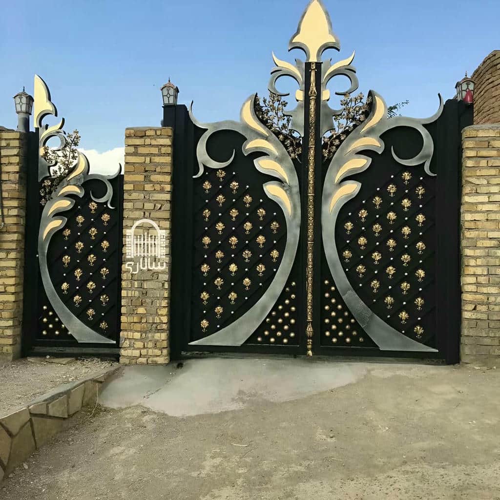 درب برش لیزری طرح هندسی مشبک برای ورودی ساختمان در کرمان