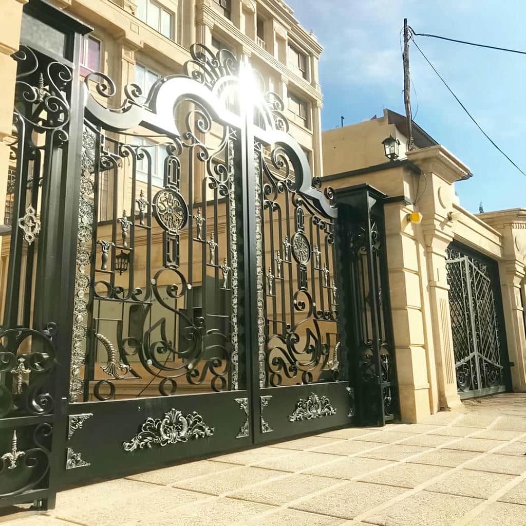 تولید درب حیاط نمای آجری ورق‌دار در کرمان