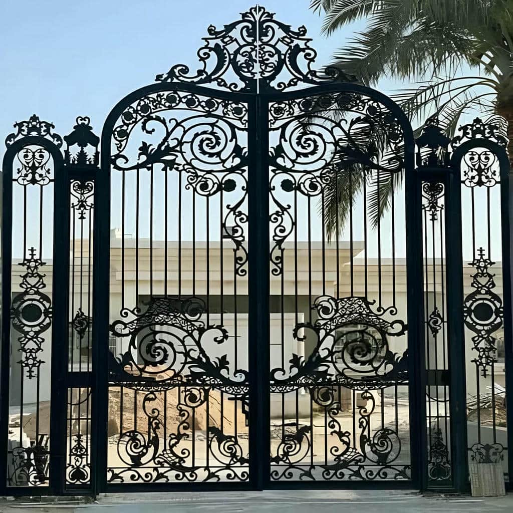 سفارش درب حیاط قاب فلزی ساده در کرمان