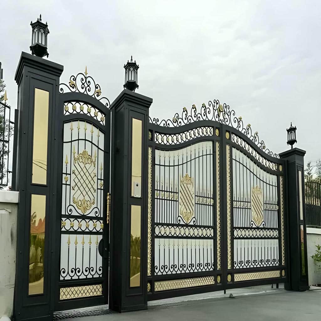 نصب درب فلزی CNC حیاط با قفل و لولای هماهنگ در کرمان نصب درب فلزی CNC حیاط با قفل و لولای هماهنگ در کرمان