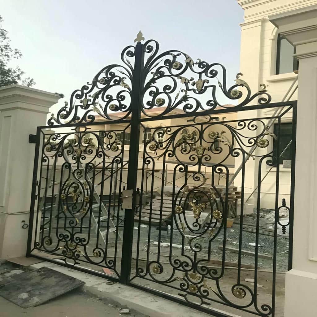تولید درب پارکینگ کشویی محوطه با پروفیل و ورق مناسب در کرمان