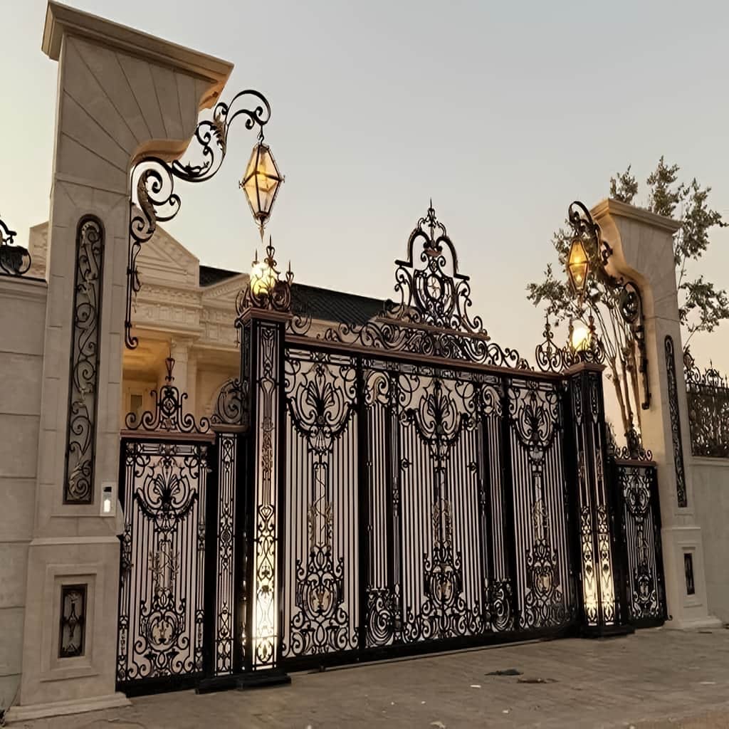 درب فلزی ورودی اصلی با طرح CNC برای ساختمان در کرمان