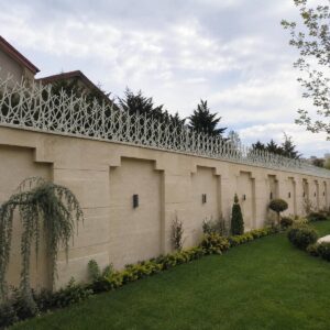 12 طرح حفاظ روی دیوار حیاط مسکونی در کرمان