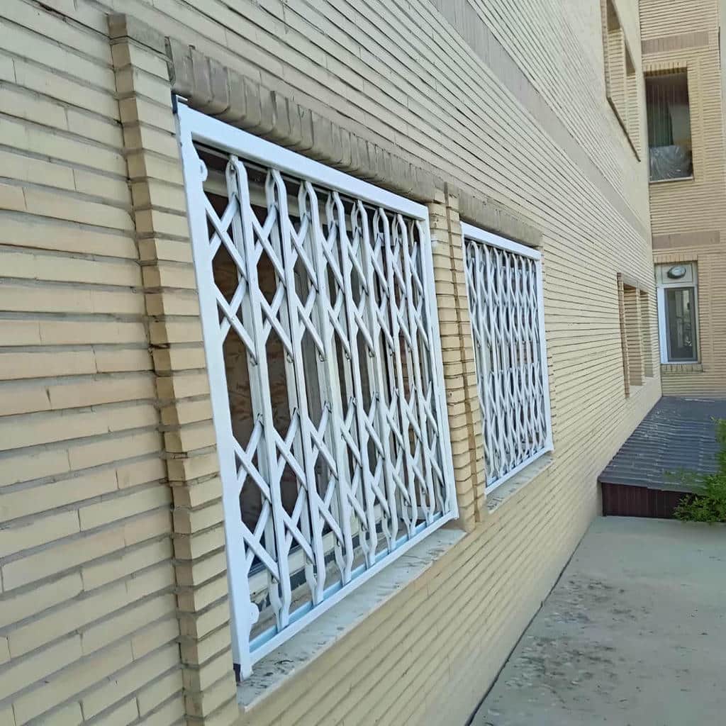 ساخت حفاظ پنجره متحرک کشویی چندلنگه با ریل مناسب در کرمان