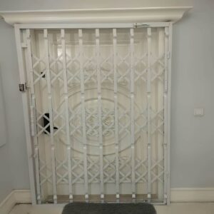 8 طرح درب آکاردئونی سه گل تسمه در کرمان