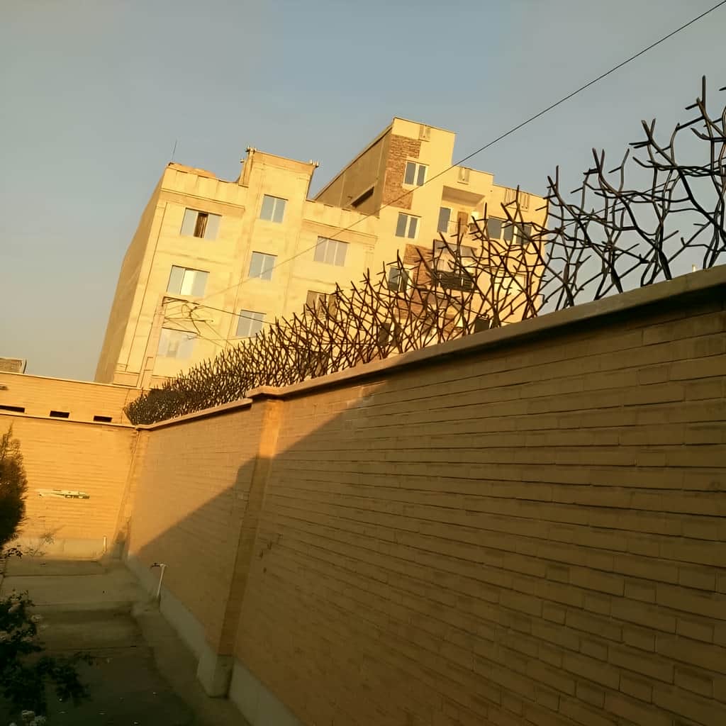 نرده آبشاری با فرم شاخه های منظم