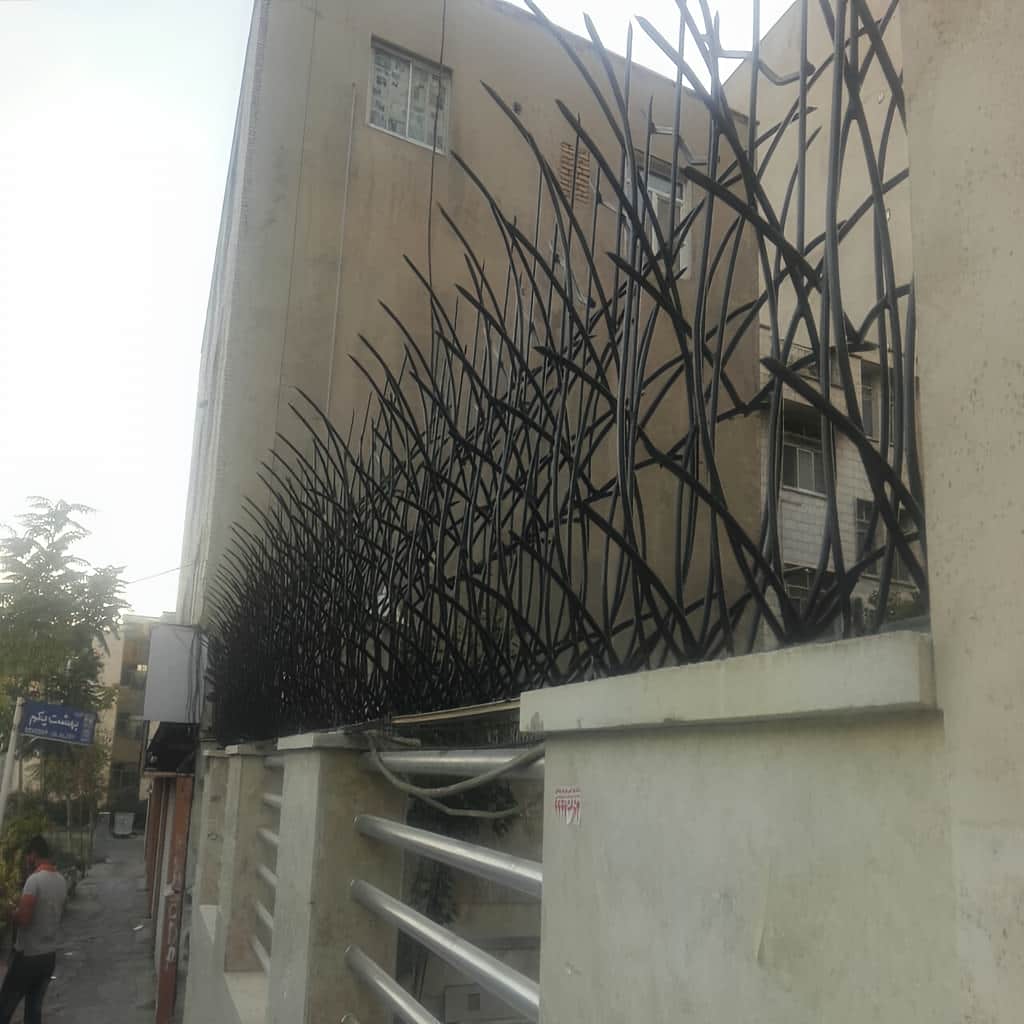 حفاظ نیزار فلزی پروژه نوساز کرمان