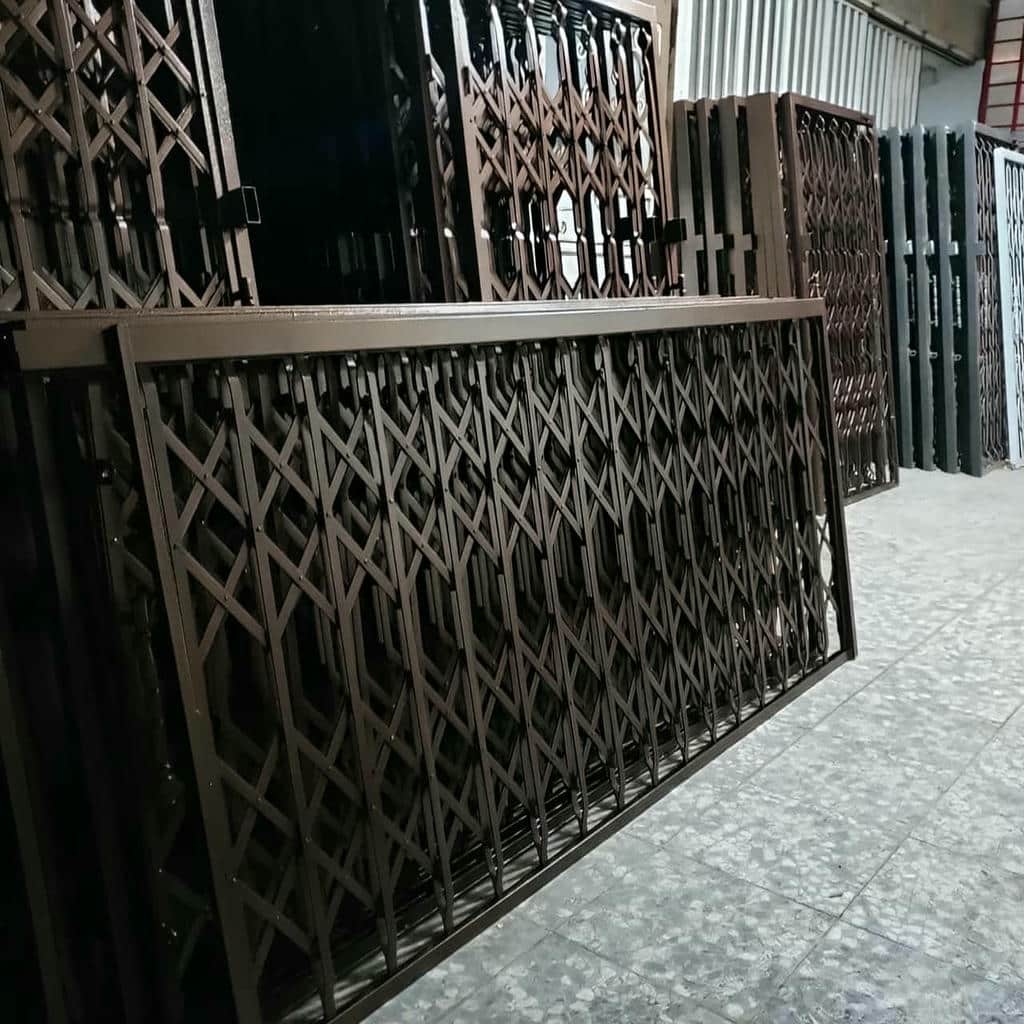 حفاظ درب آپارتمان طرح ضربدری کرمان