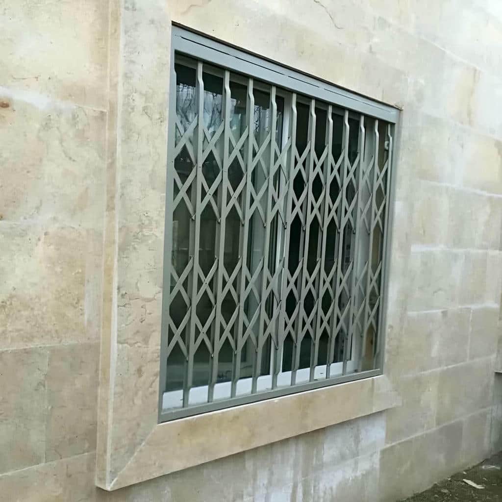 نمای نصب گارد ورودی ساختمان در کرمان