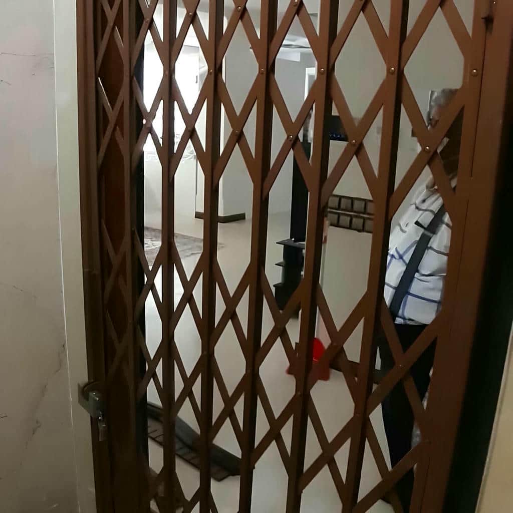 درب حفاظتی آپارتمان با پوشش فلزی یکدست