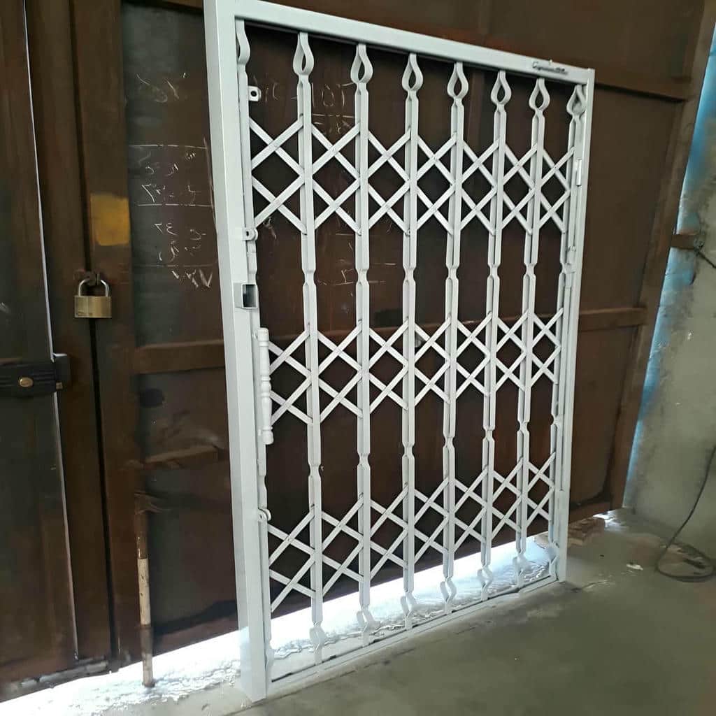 درب آکاردئونی کرمان با طراحی جمع شونده