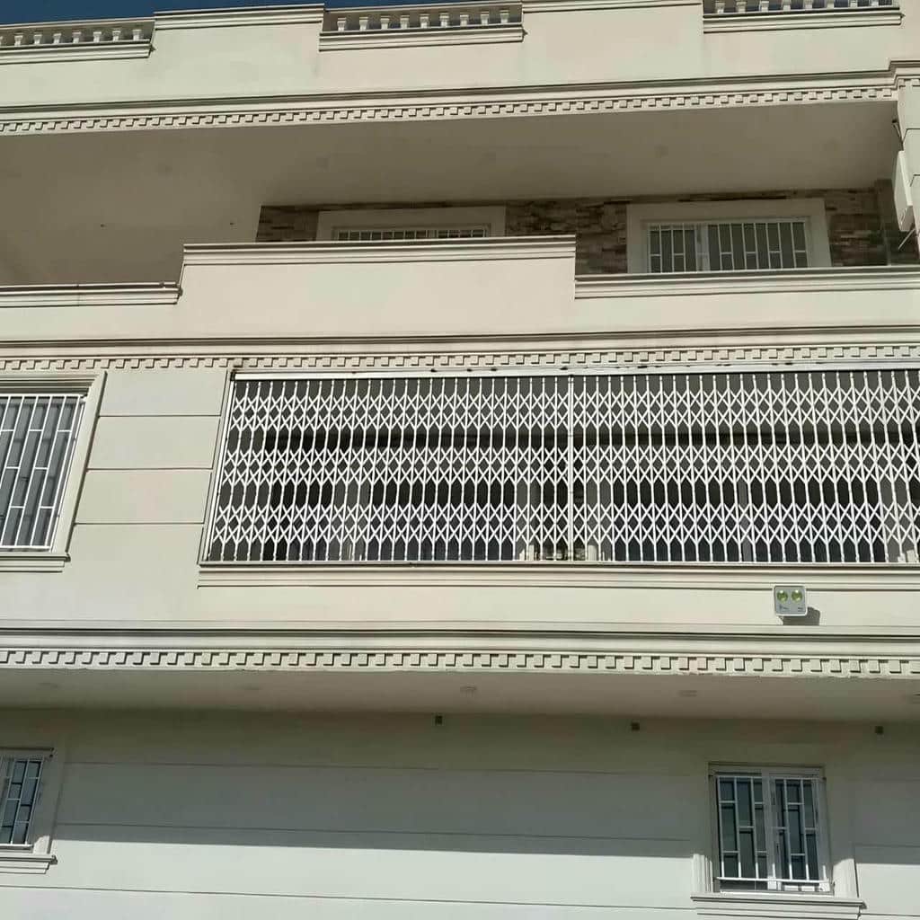 درب آکاردئونی کرمان طراحی ساده ورودی