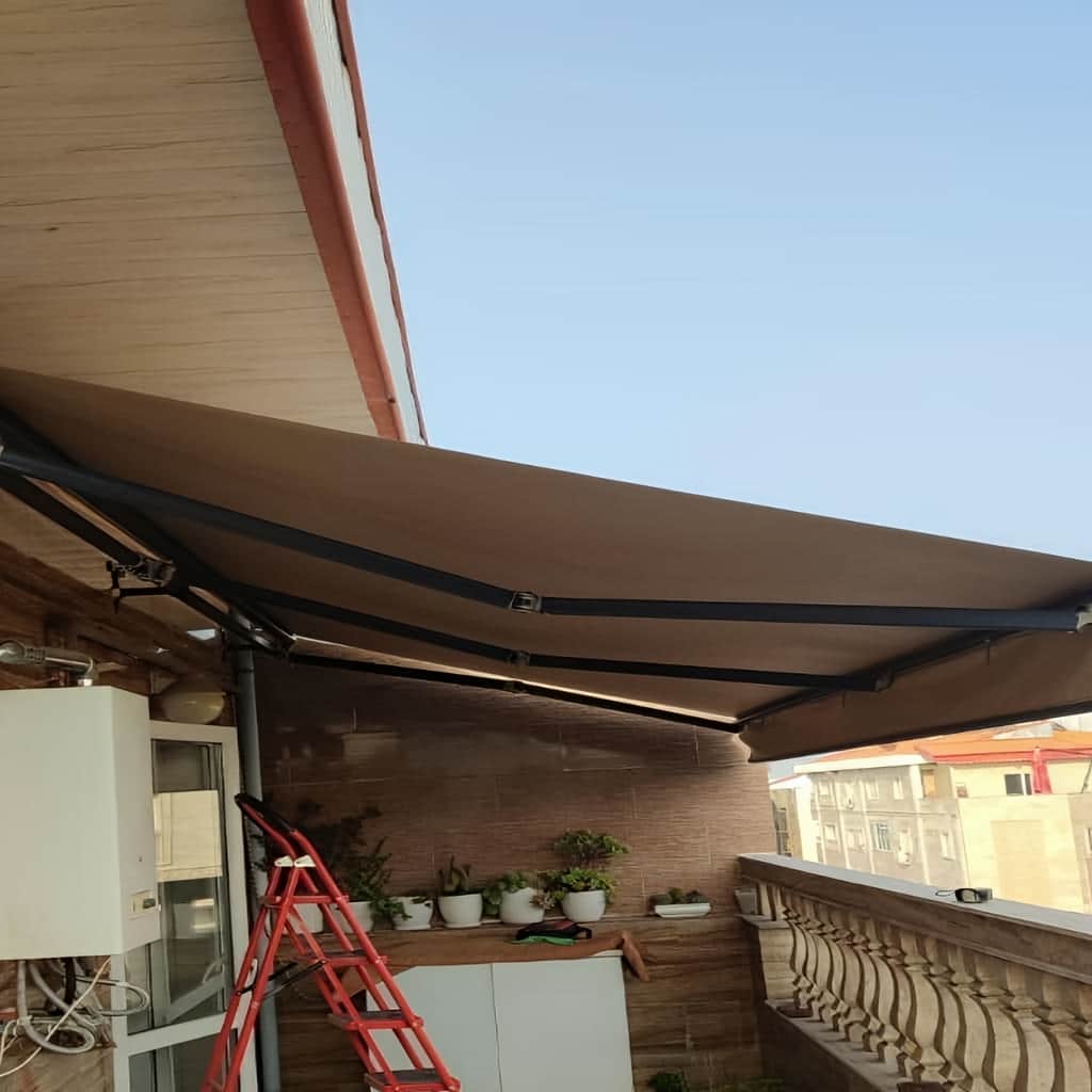 سایبان فول باکس با بدنه یکپارچه سفید