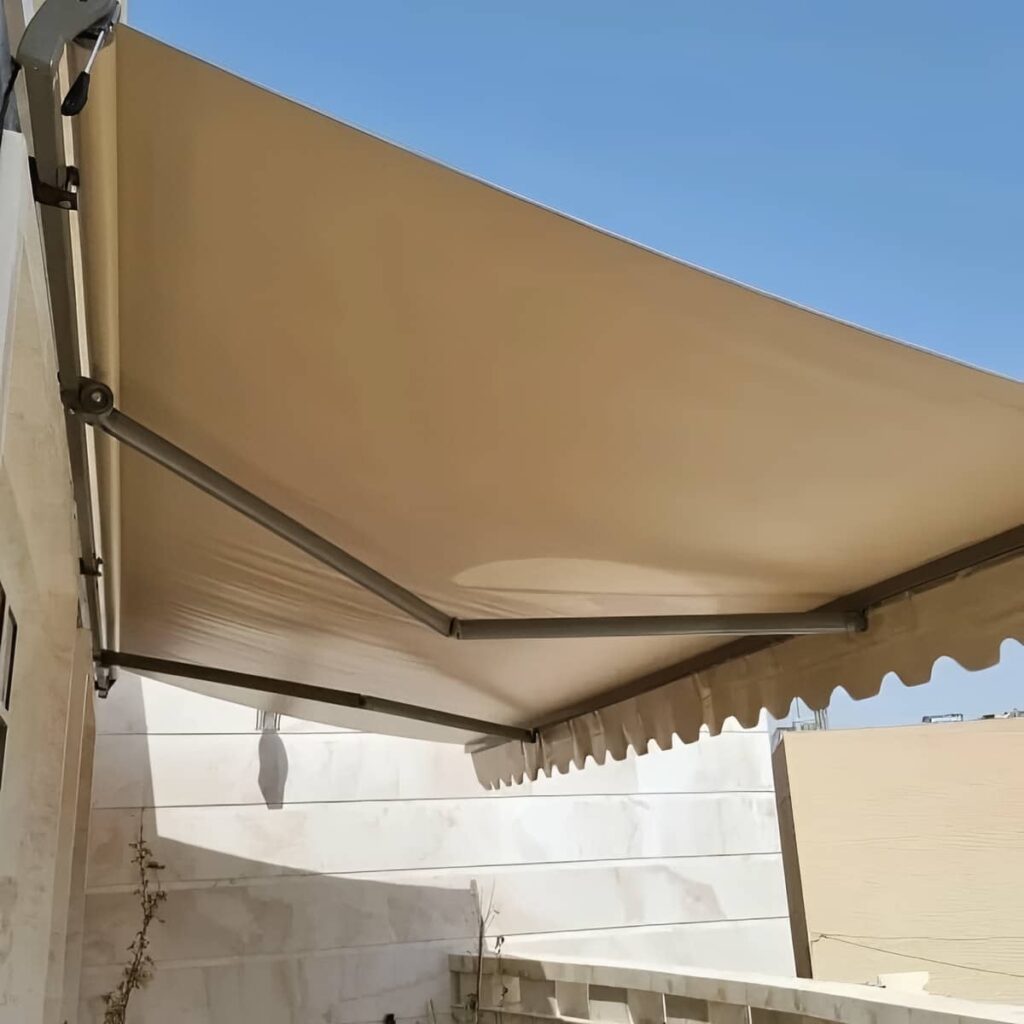 سایبان اتوماتیک بازویی زیر باران کرمان
