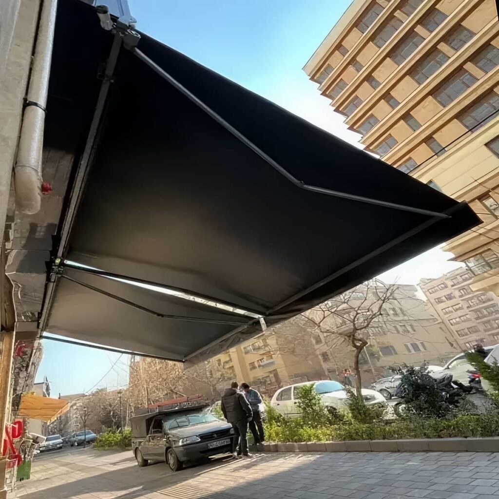 سایبان ریموت دار با پوشش روشن کرمان