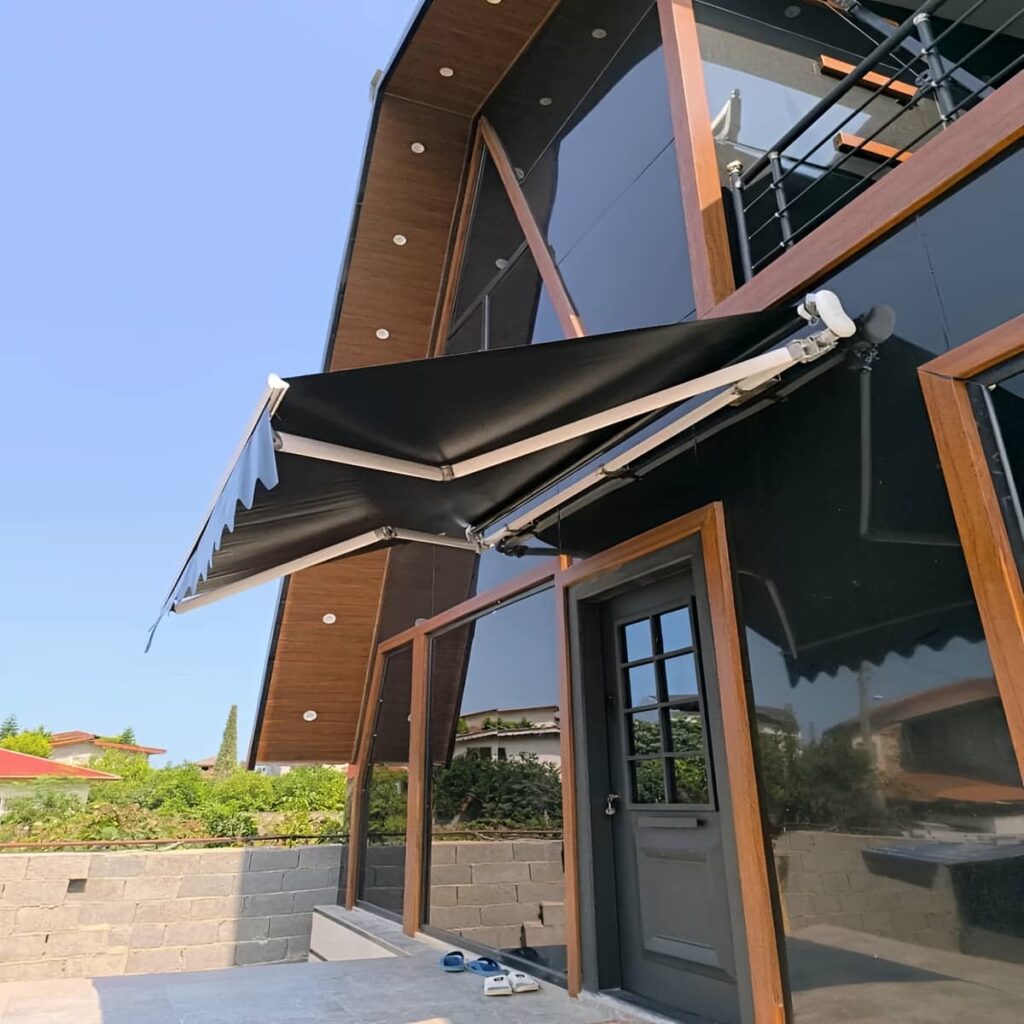 سایه بان برقی فروشگاهی در کرمان