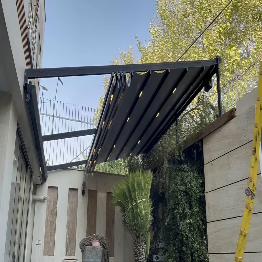 سایبان حیاط بازویی برای ورودی کرمان