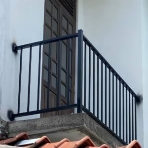 حفاظ راه پله فلزی ساختمان در کرمان