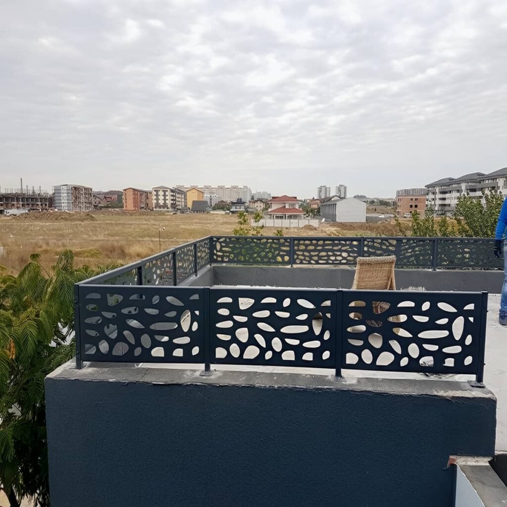 نرده پله سفارشی برای مسیر عریض
