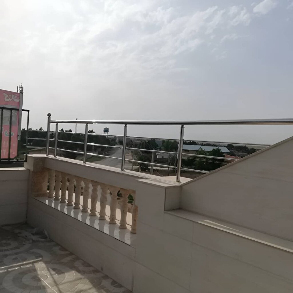 حفاظ تراس مدرن با طراحی ساده