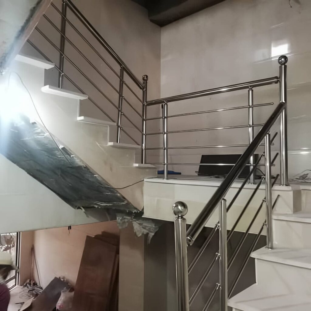 حفاظ استیل تراس با سطح براق