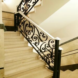 نرده فرفورژه راه پله مشکی در کرمان
