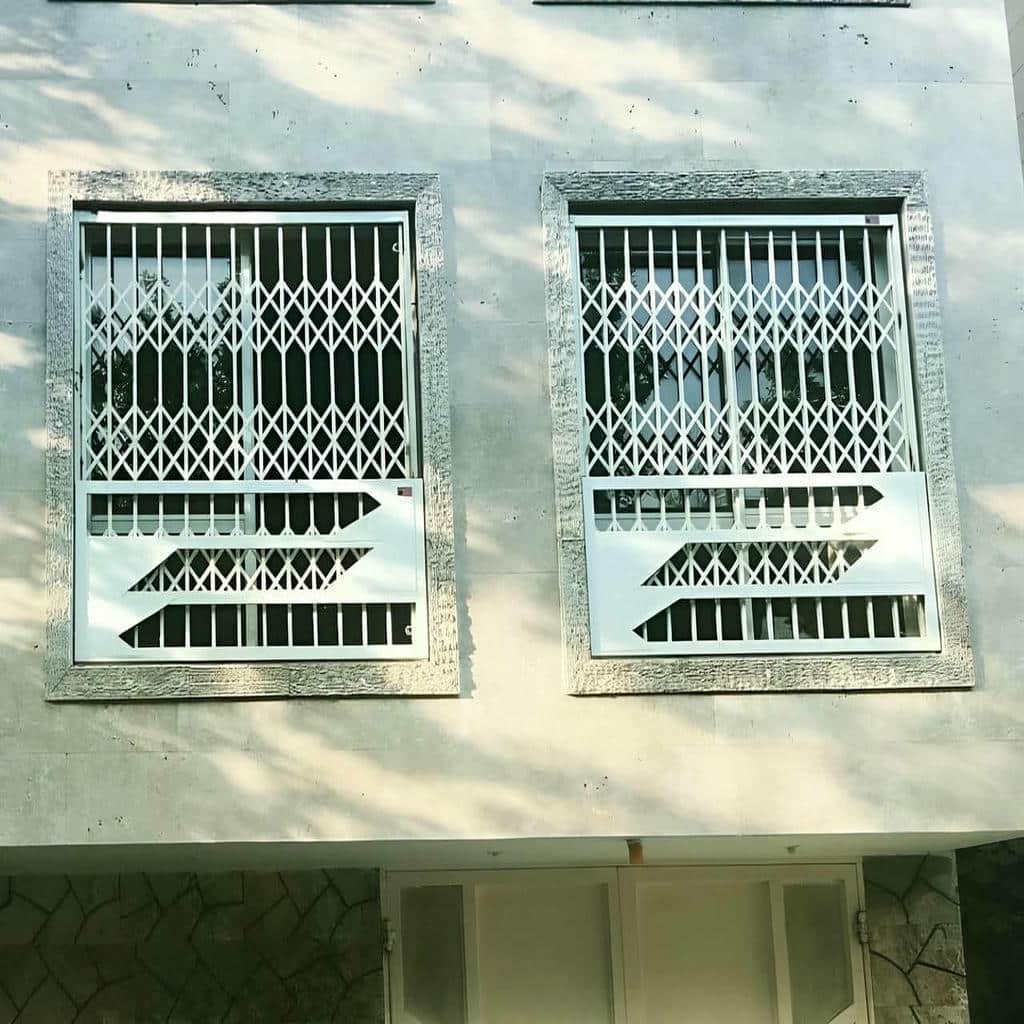 محافظ فلزی پنجره با مکانیزم حرکتی منظم